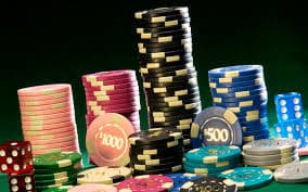 kdm108 Live Casino studio profesional multi-kamera dengan meja Baccarat dan Roulette
